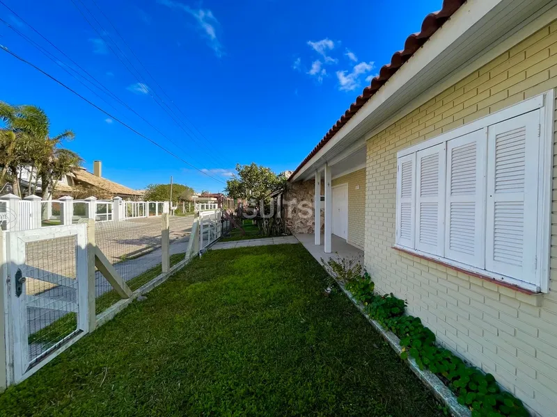 Linda casa à venda no Centro de Xangri-Lá: 3ª foto da galeria de imagens do imóvel