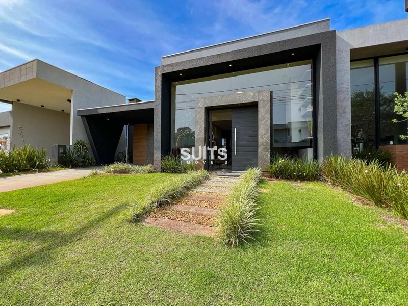 Excelente casa com fundos para área verde no condomínio Riviera: 1ª foto da galeria de imagens do imóvel