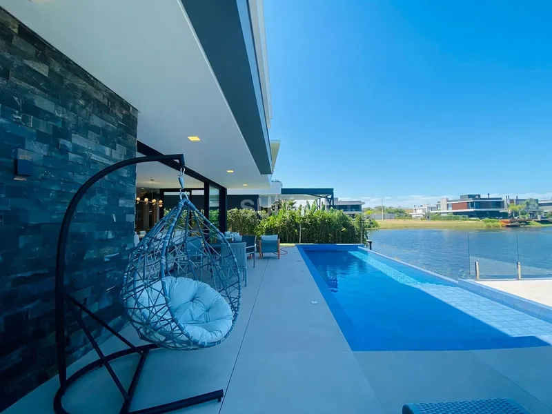 Linda casa de alto padrão no condomínio Sense: 45ª foto da galeria de imagens do imóvel