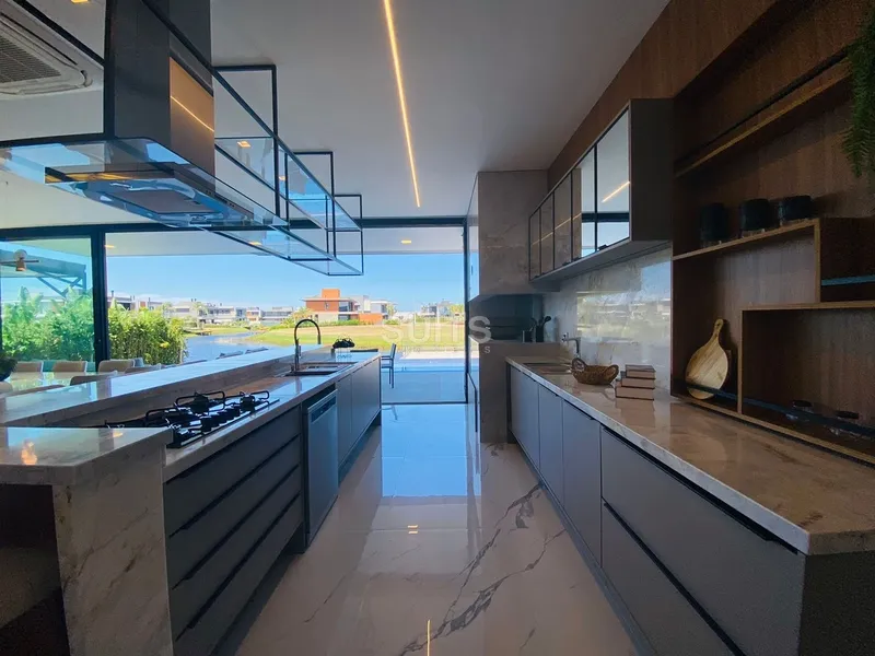 Linda casa de alto padrão no condomínio Sense: 42ª foto da galeria de imagens do imóvel