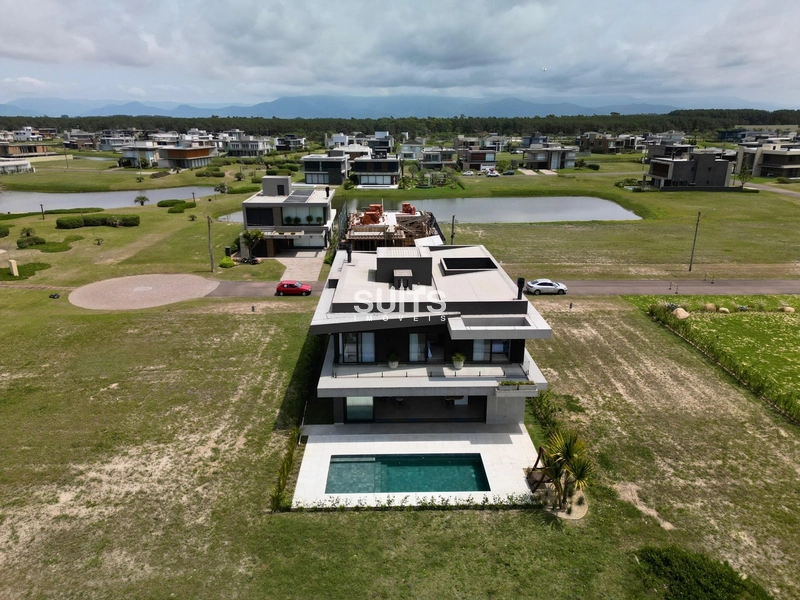 Magnifico sobrado no Condomínio Costa Serena: 27ª foto da galeria de imagens do imóvel