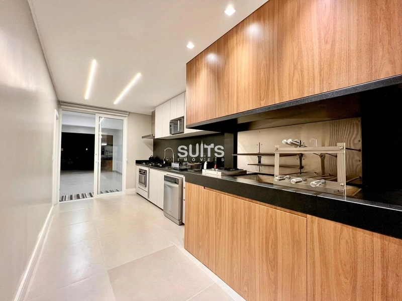 Mansão de esquina no Condomínio Condado de Capão: 5ª foto da galeria de imagens do imóvel