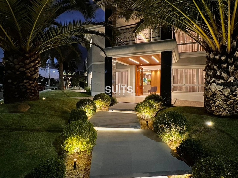 Mansão de esquina no Condomínio Condado de Capão: 1ª foto da galeria de imagens do imóvel