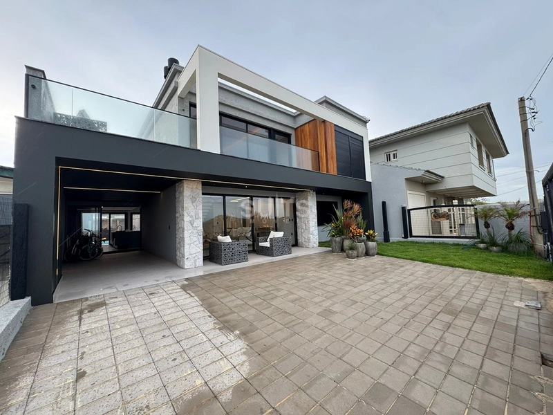 Excelente sobrado beira mar no Centro de Xangri-Lá: 1ª foto da galeria de imagens do imóvel