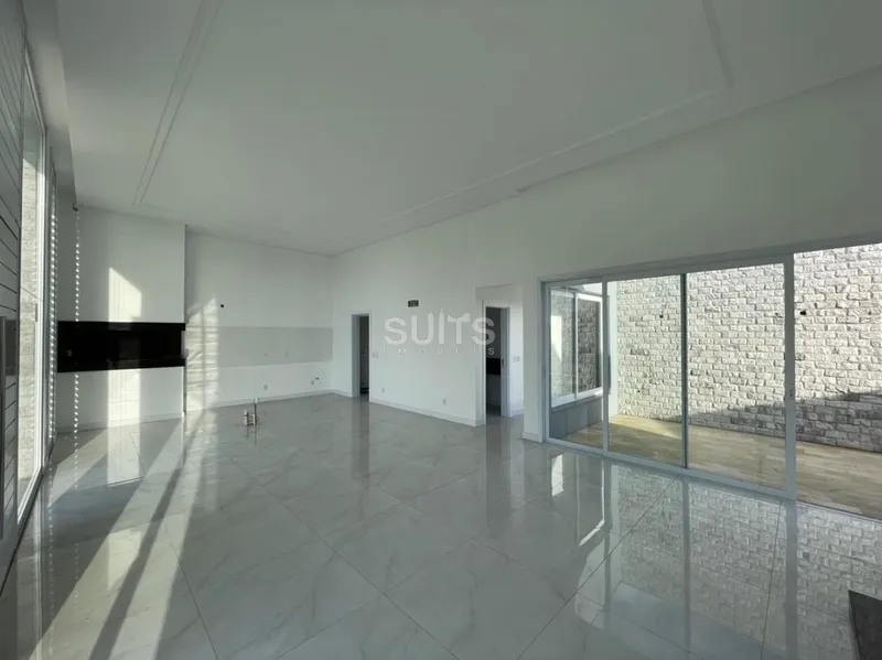 Excelente casa com piscina no Bairro Planejado Santorini: 3ª foto da galeria de imagens do imóvel