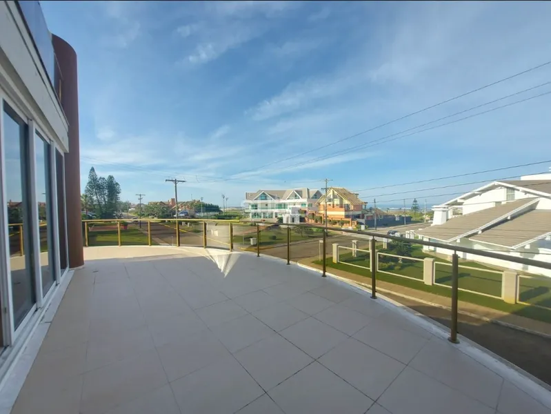 Mansão de esquina na região do Caburé em Atlântida.: 15ª foto da galeria de imagens do imóvel