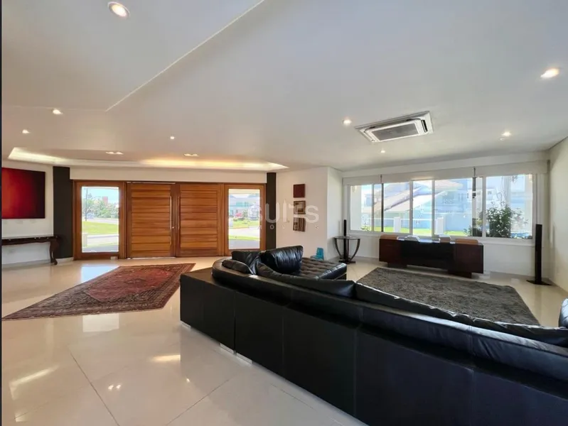 Mansão de esquina na região do Caburé em Atlântida.: 2ª foto da galeria de imagens do imóvel