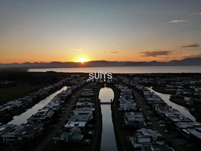 Excelente sobrado à venda no condomínio Capão Ilhas Resort: 1ª foto da galeria de imagens do imóvel