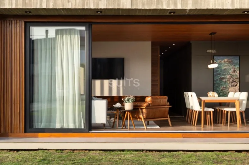 Incrível casa de esquina localizada no condomínio Riviera: 7ª foto da galeria de imagens do imóvel