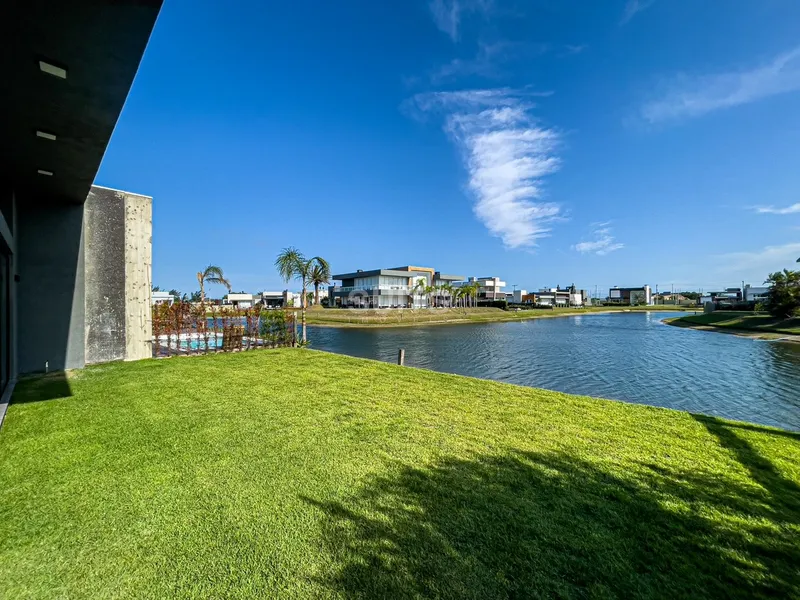 Excelente casa térrea na beira do lago no condomínio Riviera: 18ª foto da galeria de imagens do imóvel