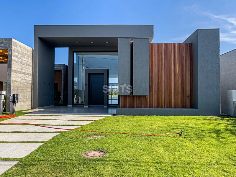 Excelente casa térrea na beira do lago no condomínio Riviera: 3ª foto da galeria de imagens do imóvel