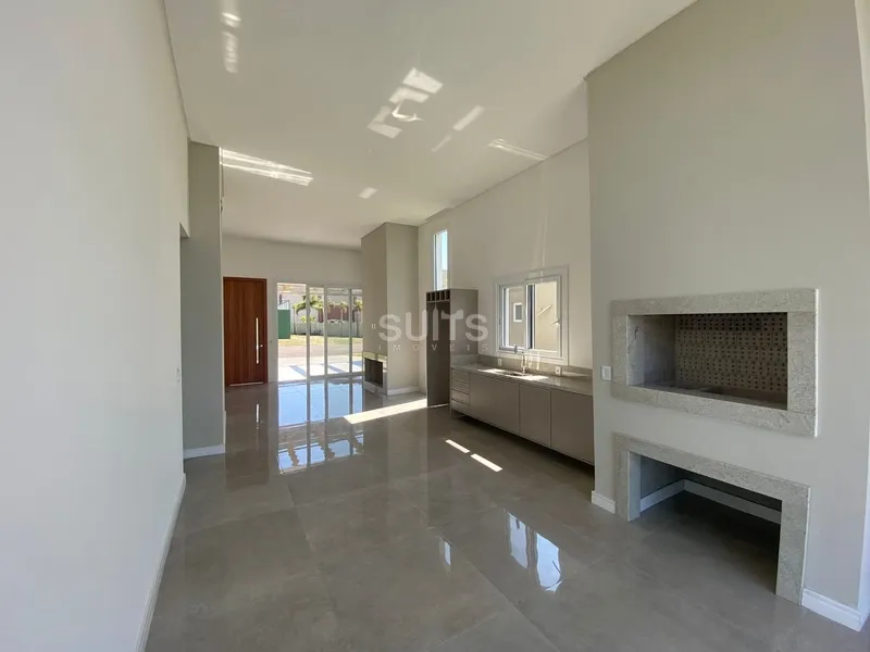 Linda casa em construção à venda no condomínio Riviera: 5ª foto da galeria de imagens do imóvel