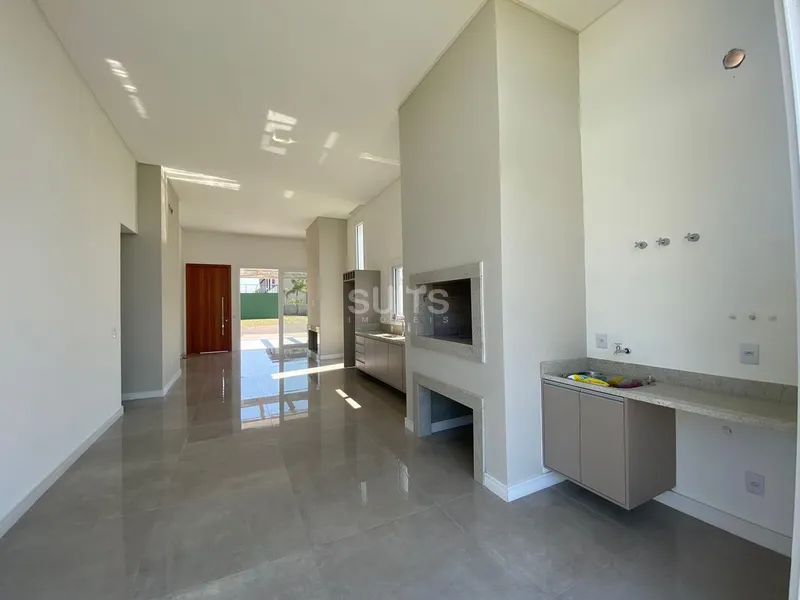 Linda casa em construção à venda no condomínio Riviera: 7ª foto da galeria de imagens do imóvel