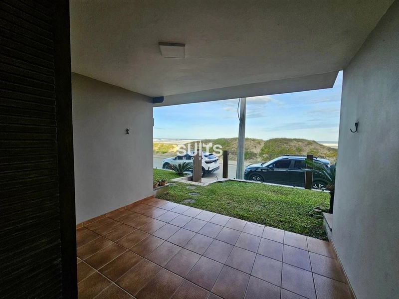 Lindo sobrado Beira mar no Centro de Xangri-lá: 3ª foto da galeria de imagens do imóvel