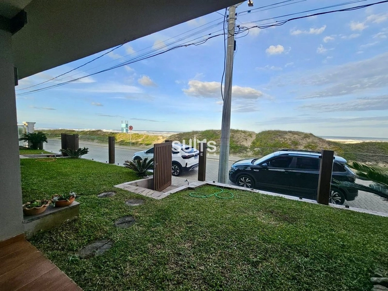 Lindo sobrado Beira mar no Centro de Xangri-lá: 2ª foto da galeria de imagens do imóvel