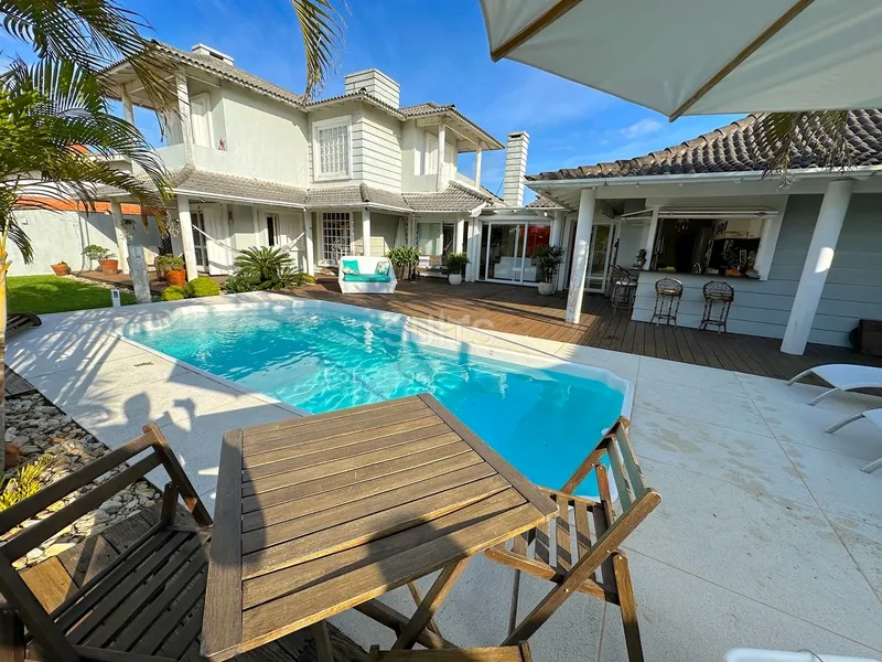 Excelente sobrado com 03 terrenos na praia de Noiva do Mar: 1ª foto da galeria de imagens do imóvel