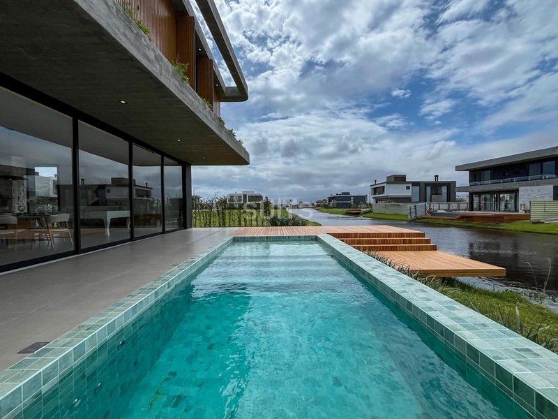 Excelente sobrado beira lago à venda no condomínio Amare Home Resort: 31ª foto da galeria de imagens do imóvel