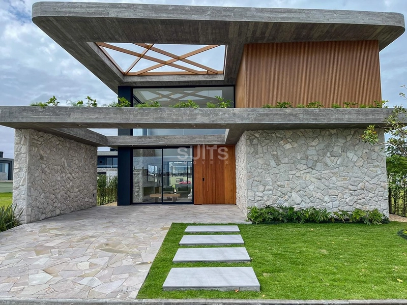 Excelente sobrado beira lago à venda no condomínio Amare Home Resort: 1ª foto da galeria de imagens do imóvel