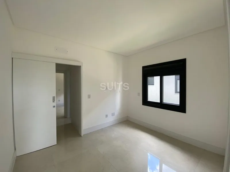 Excelente casa beira lago no condomínio Riviera: 14ª foto da galeria de imagens do imóvel