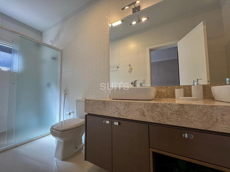 Lindo sobrado beira lago à venda no condomínio Enseada: 38ª foto da galeria de imagens do imóvel