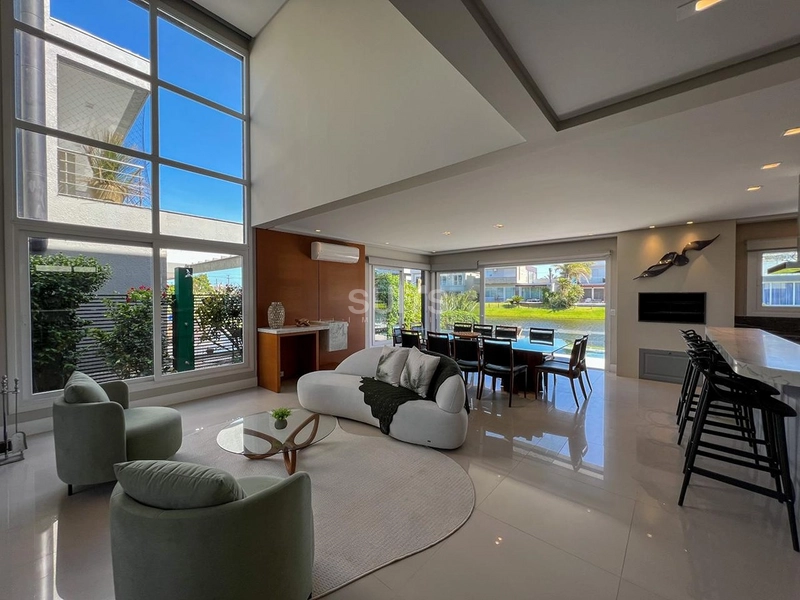 Lindo sobrado beira lago à venda no condomínio Enseada: 7ª foto da galeria de imagens do imóvel