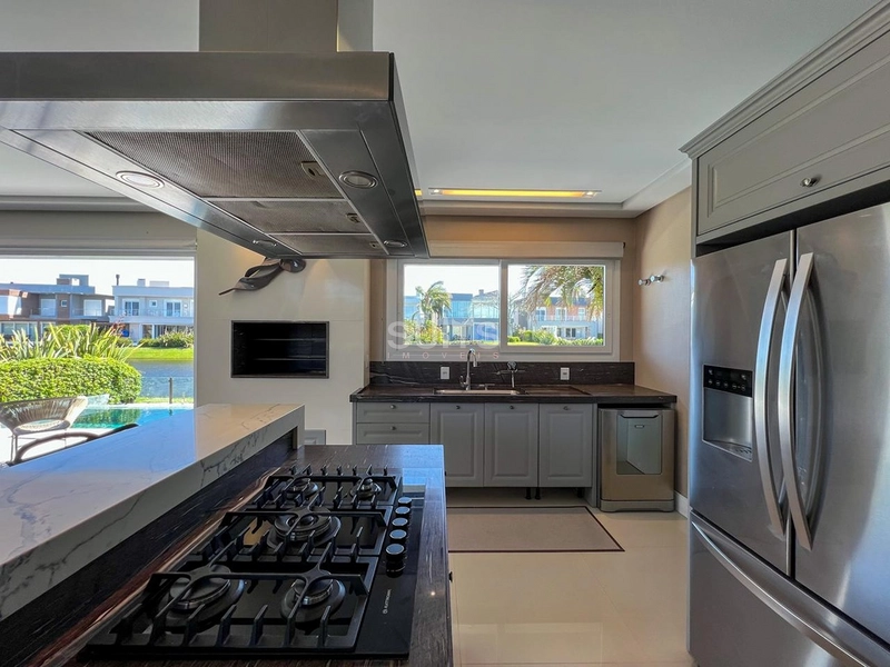 Lindo sobrado beira lago à venda no condomínio Enseada: 15ª foto da galeria de imagens do imóvel