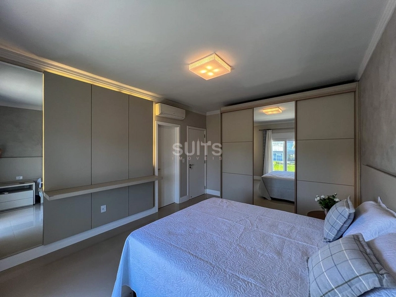 Lindo sobrado beira lago à venda no condomínio Enseada: 20ª foto da galeria de imagens do imóvel