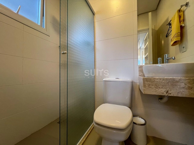 Lindo sobrado beira lago à venda no condomínio Enseada: 36ª foto da galeria de imagens do imóvel