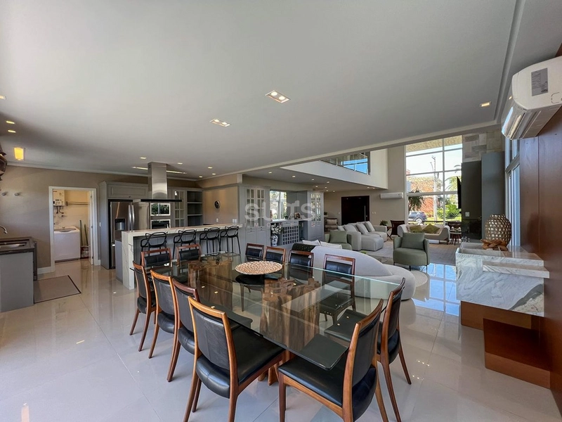 Lindo sobrado beira lago à venda no condomínio Enseada: 11ª foto da galeria de imagens do imóvel