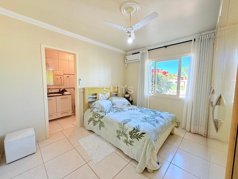 Excelente casa à poucos metros do mar na praia de Rainha do Mar : 12ª foto da galeria de imagens do imóvel