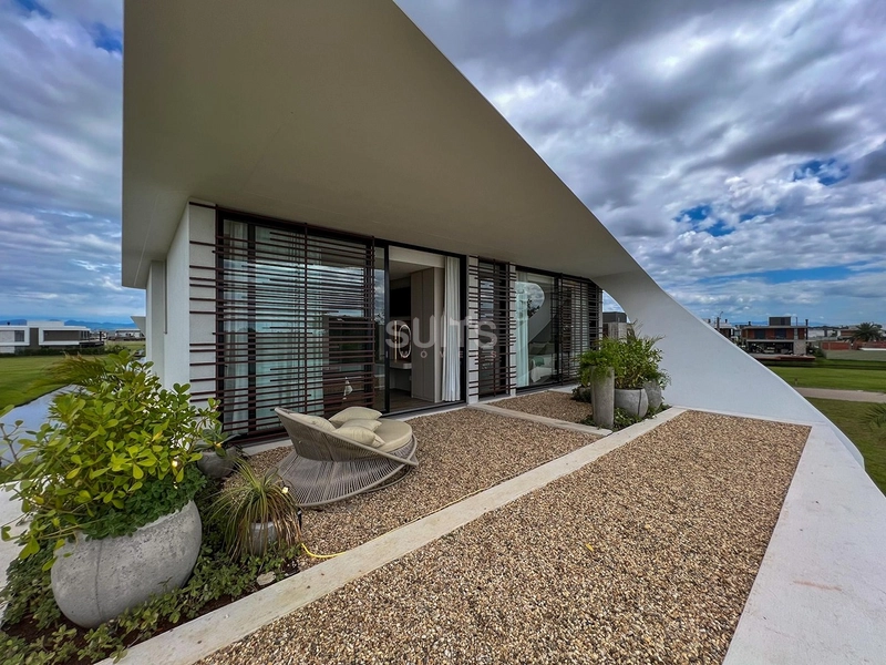 Incrível sobrado nas margens do lago no condomínio Amare: 28ª foto da galeria de imagens do imóvel