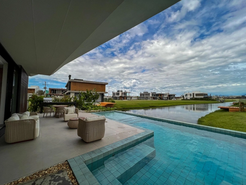 Incrível sobrado nas margens do lago no condomínio Amare: 37ª foto da galeria de imagens do imóvel