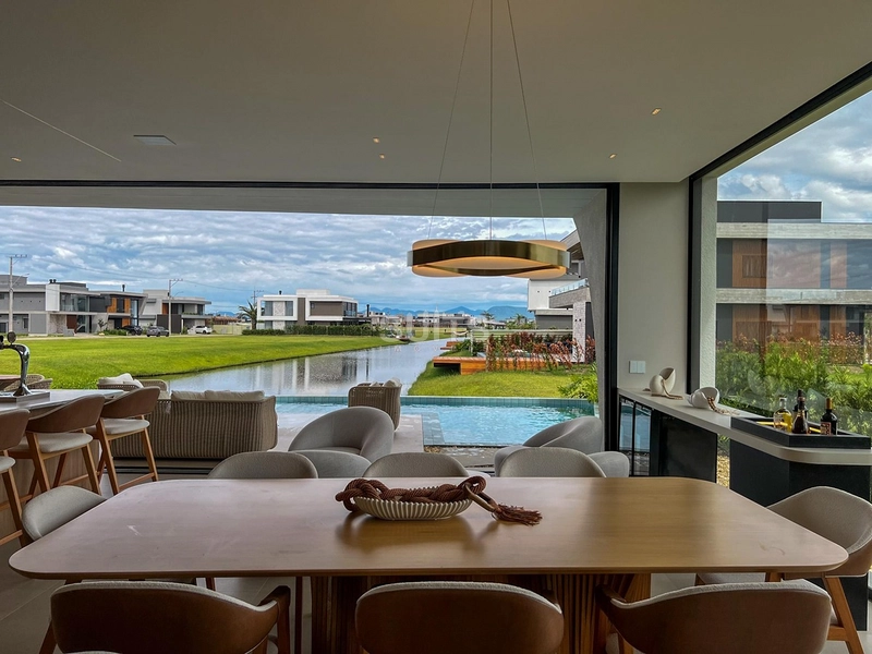 Incrível sobrado nas margens do lago no condomínio Amare: 8ª foto da galeria de imagens do imóvel