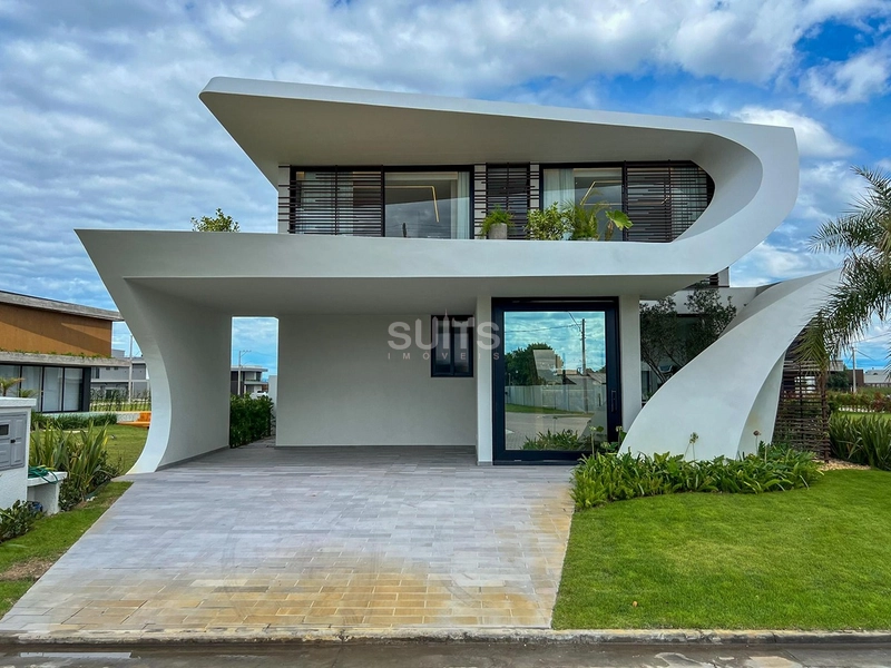 Incrível sobrado nas margens do lago no condomínio Amare: 1ª foto da galeria de imagens do imóvel