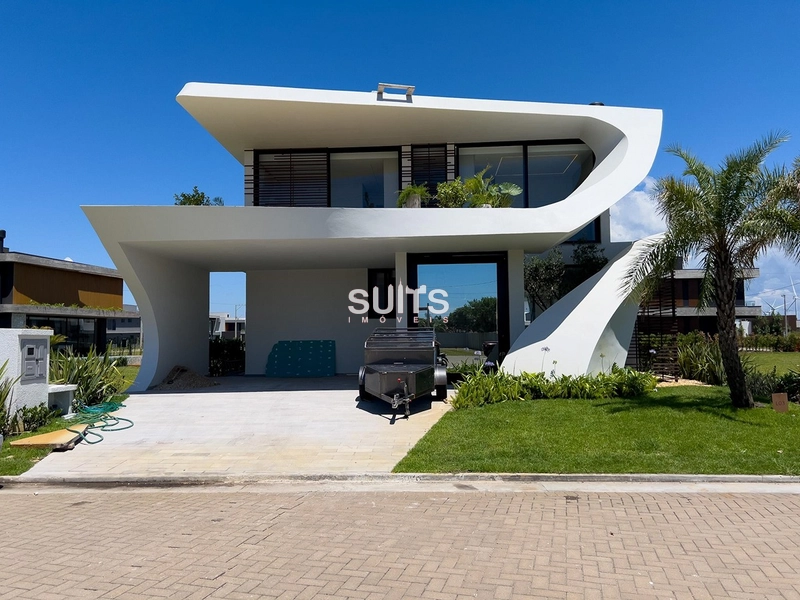 Incrível sobrado nas margens do lago no condomínio Amare: 1ª foto da galeria de imagens do imóvel