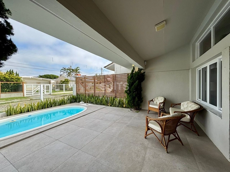 Excelente casa à venda no Centro de Xangri-Lá : 6ª foto da galeria de imagens do imóvel