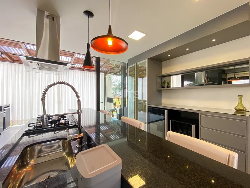 Excelente casa na beira do lago no Condomínio Riviera: 15ª foto da galeria de imagens do imóvel