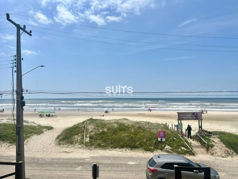 Excelente sobrado beira mar no centro de Xangri-Lá: 1ª foto da galeria de imagens do imóvel