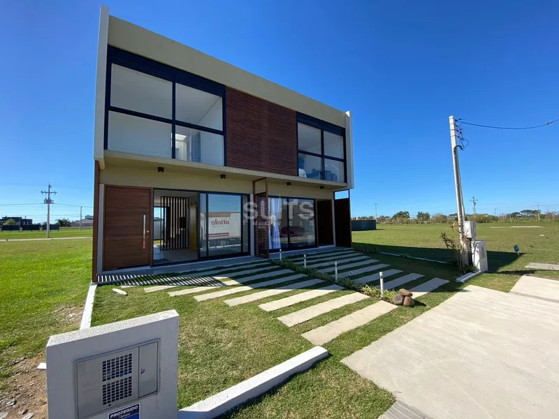 Excelente sobrado geminado no Bairro Santorini: 2ª foto da galeria de imagens do imóvel