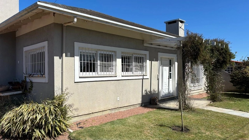 Excelente casa em ótima região na praia de Atlântida : 2ª foto da galeria de imagens do imóvel