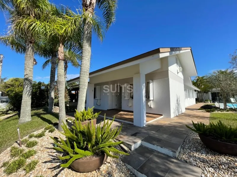 Belíssima casa com 02 terrenos no Centro de Xangri-Lá: 2ª foto da galeria de imagens do imóvel