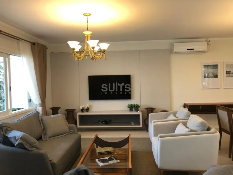 Belíssima casa com 02 terrenos no Centro de Xangri-Lá: 3ª foto da galeria de imagens do imóvel