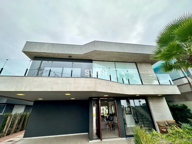 Excelente sobrado à venda no condomínio Costa serena: 1ª foto da galeria de imagens do imóvel