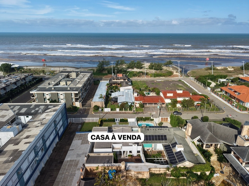 Casa em excelente localização na praia de Atlântida : 2ª foto da galeria de imagens do imóvel