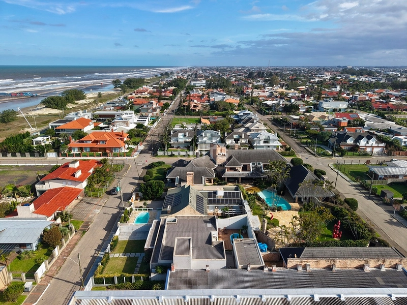 Casa em excelente localização na praia de Atlântida : 3ª foto da galeria de imagens do imóvel