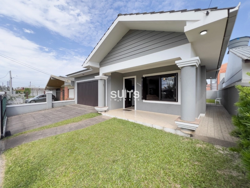 Excelente casa à venda no centro de Xangri-lá: 1ª foto da galeria de imagens do imóvel