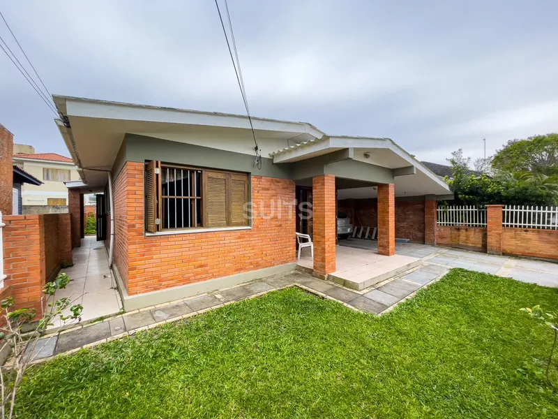 Ótima casa à venda no centro de Xangri-Lá: 2ª foto da galeria de imagens do imóvel