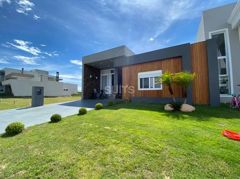 Linda casa à venda no condomínio Blue: 2ª foto da galeria de imagens do imóvel