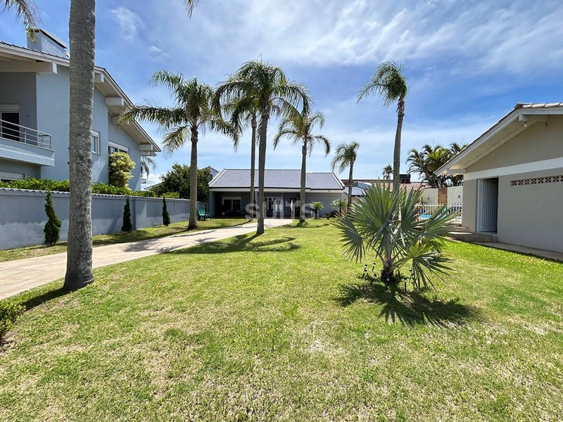 Excelente casa à venda em Atlântida : 2ª foto da galeria de imagens do imóvel