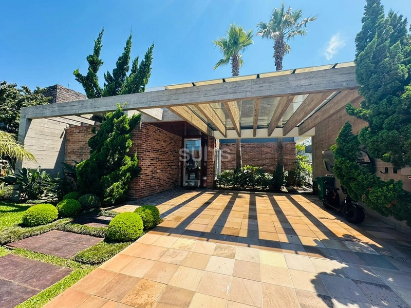 Excelente sobrado beira lago à venda no Malibu : 4ª foto da galeria de imagens do imóvel